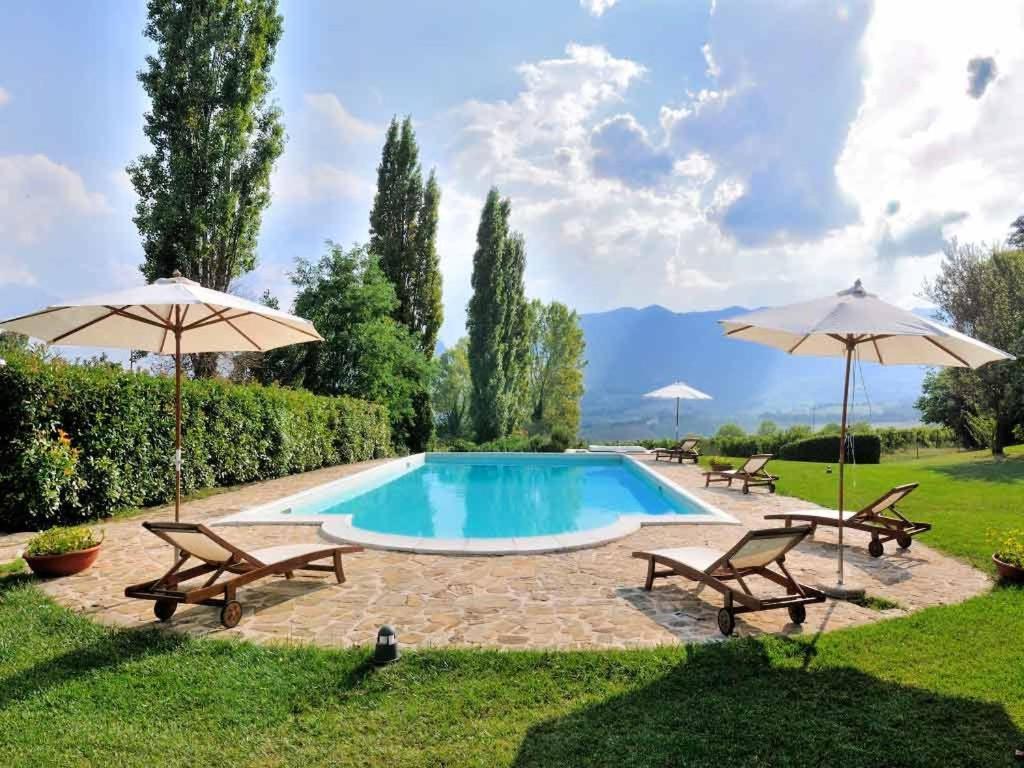 Villa Collepere Country House Мателіка Екстер'єр фото